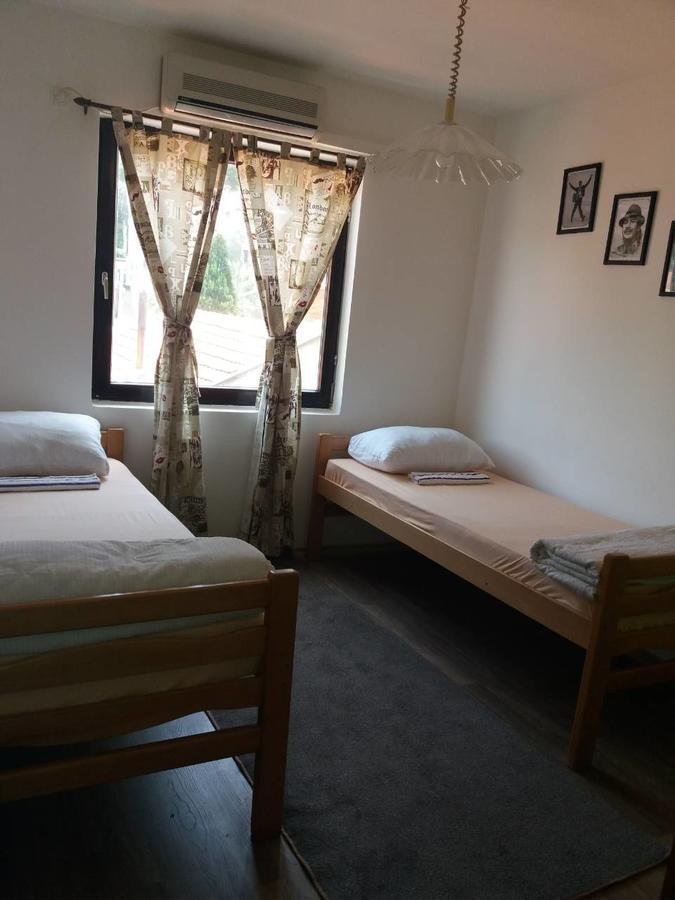 Balkaneros Hostel Mostar Bagian luar foto