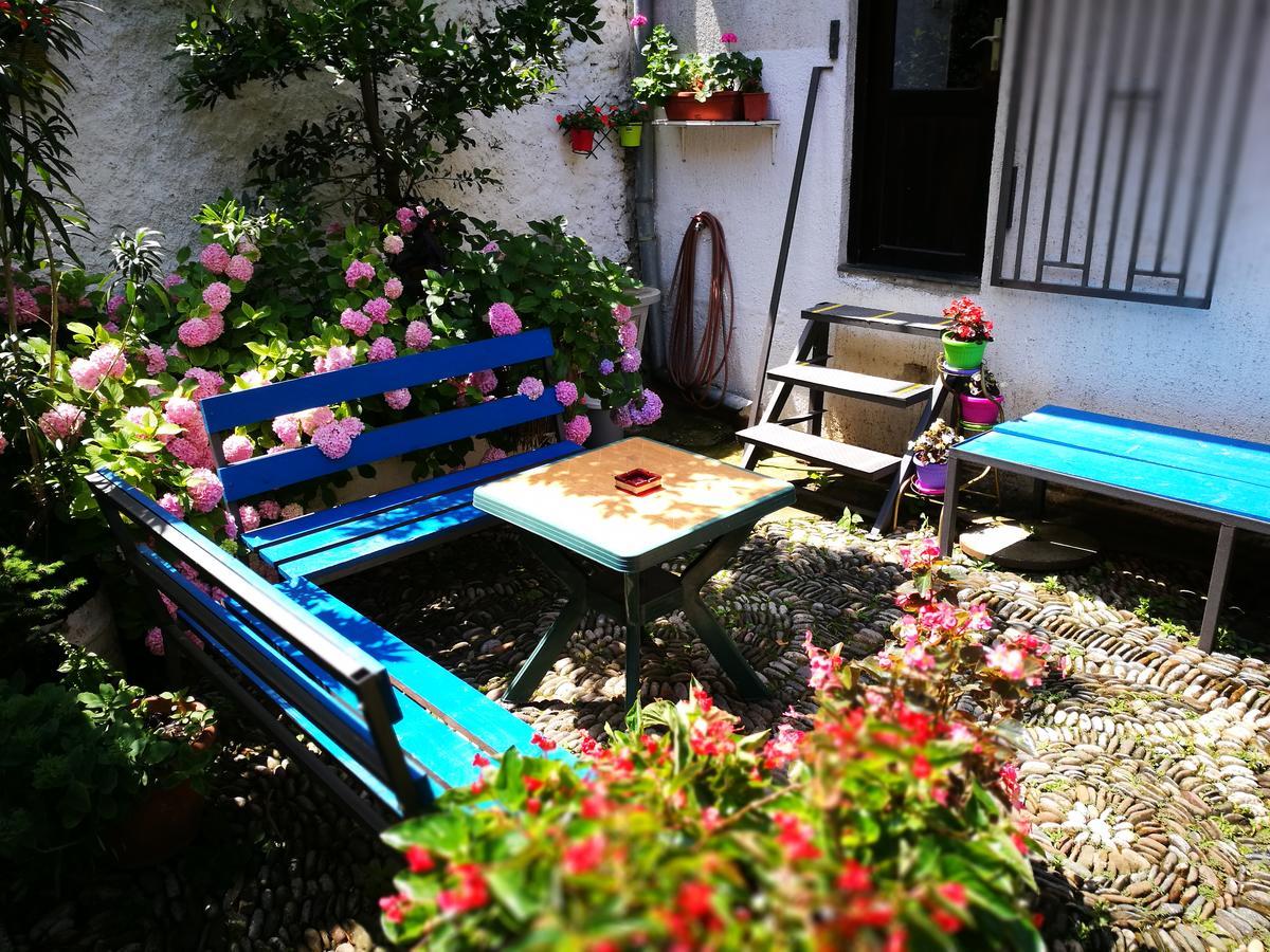 Balkaneros Hostel Mostar Bagian luar foto