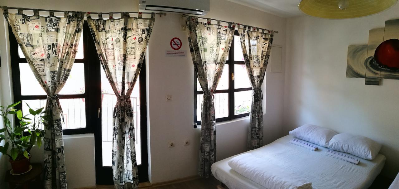 Balkaneros Hostel Mostar Bagian luar foto